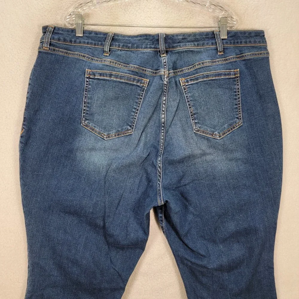 Torrid Plus Size Dark Blue Denim Stretch Mid Rise Cropped Straight Jeans - Picture 10 of 15